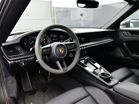 Used 2024 Porsche 911 Carrera GTS image 4