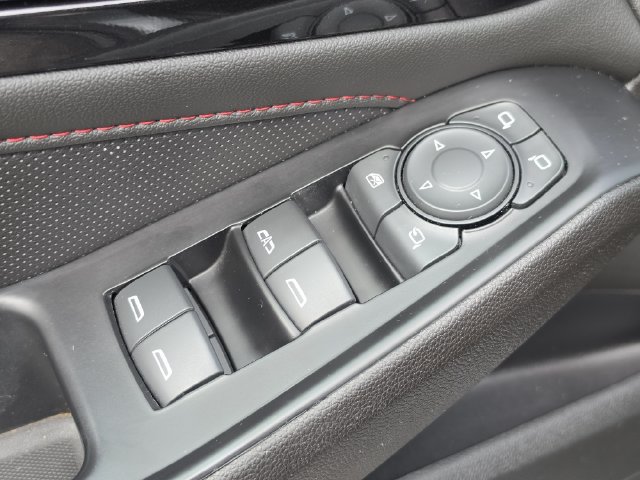 Used 2023 Chevrolet Traverse RS FWD image 22
