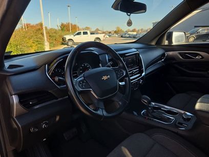 Used 2023 Chevrolet Traverse LT