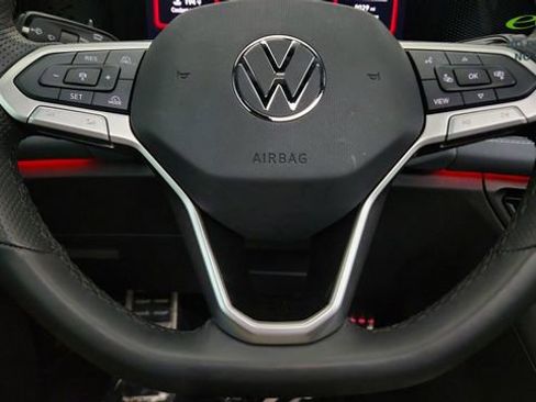 Used 2025 Volkswagen Tiguan SE R-Line FWD image 43