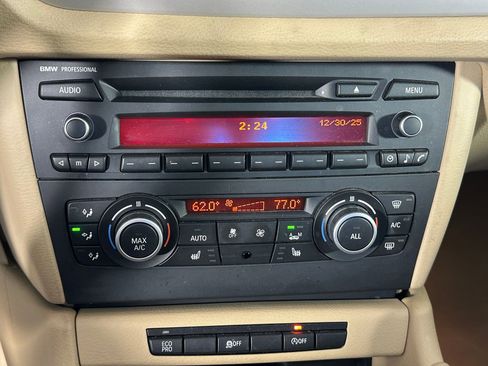 Used 2015 BMW X1 sDrive28i image 16