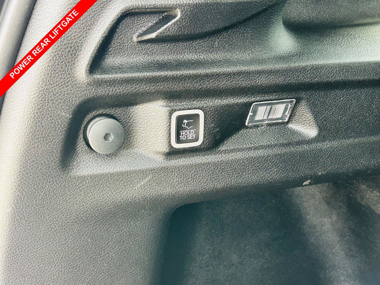 Used 2023 Jeep Grand Cherokee L Limited w/ Luxury Tech Group II AWD/4WD image 15