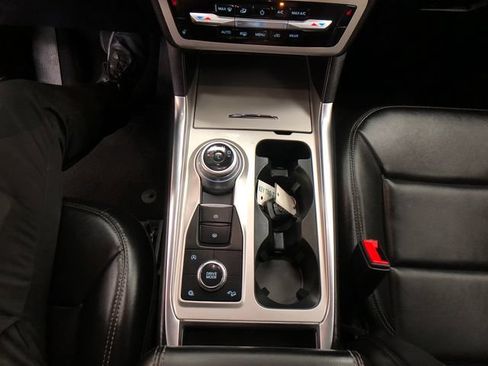 Certified 2023 Ford Explorer XLT w/ Equipment Group 202A AWD/4WD image 19