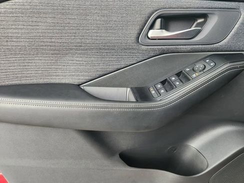 Used 2023 Nissan Rogue SV FWD image 17
