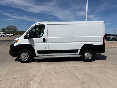 Used 2025 RAM ProMaster 2500 w/ U-Haul Equipment Group image 2