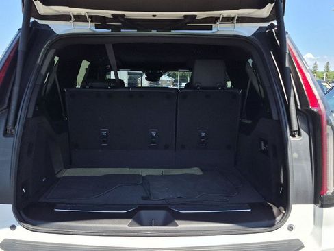 Used 2023 Cadillac Escalade ESV Premium Luxury w/ LPO, Floor Liner Package AWD/4WD image 5