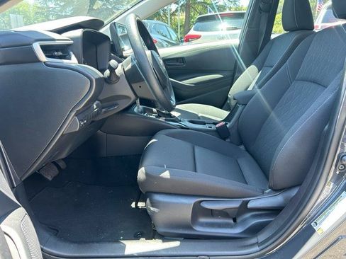 Used 2025 Toyota Corolla LE FWD image 6