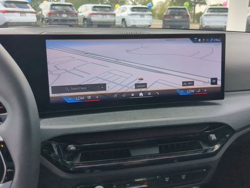 Used 2025 BMW 330i Sedan w/ Convenience Package image 17