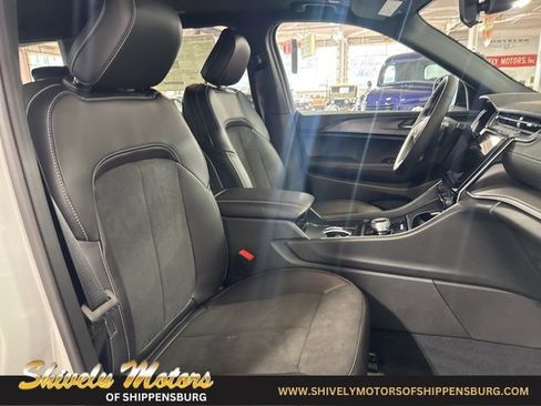 New 2025 Jeep Grand Cherokee L Altitude image 48