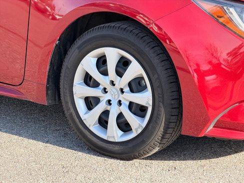 Certified 2022 Toyota Corolla LE image 25