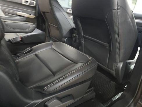 Used 2023 Ford Explorer XLT w/ Equipment Group 202A image 13