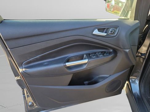 Used 2019 Ford Escape Titanium image 10