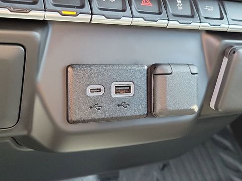 Used 2025 Chevrolet Silverado 1500 W/T w/ WT Value Package image 9