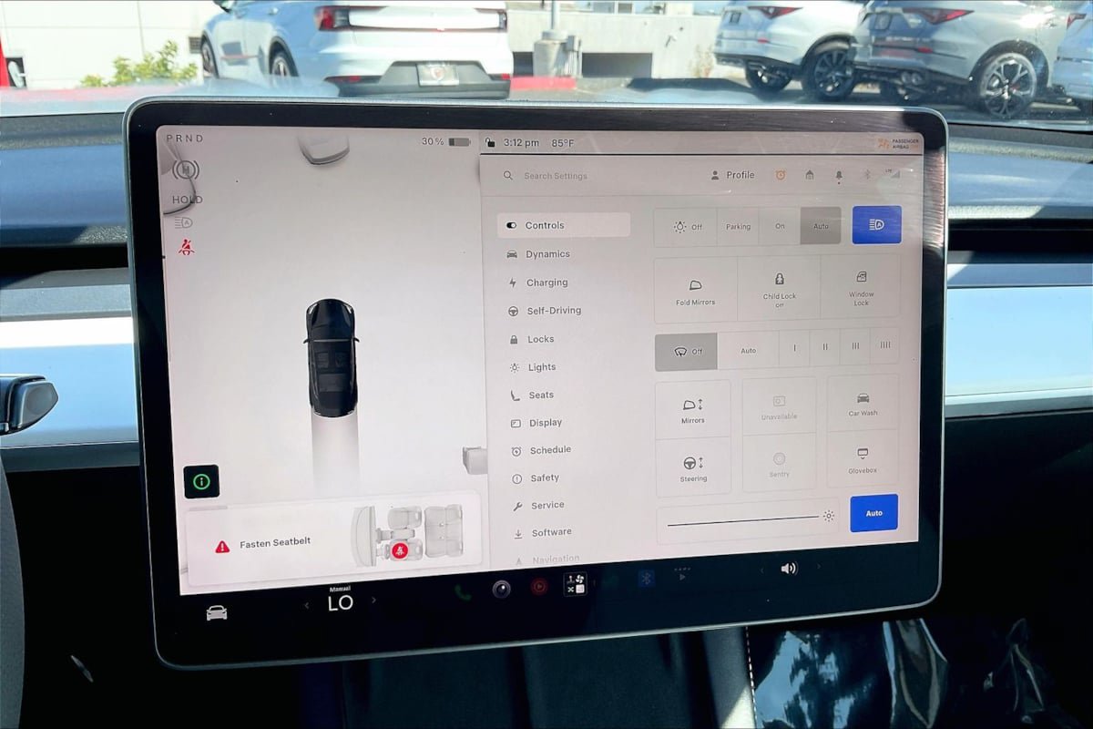 Used 2022 Tesla Model 3 Long Range AWD/4WD image 26