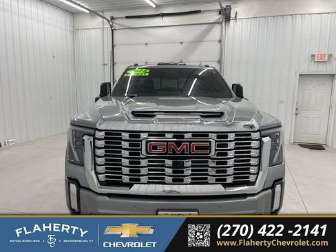 Used 2024 GMC Sierra 2500 Denali w/ Denali Reserve Package AWD/4WD image 7