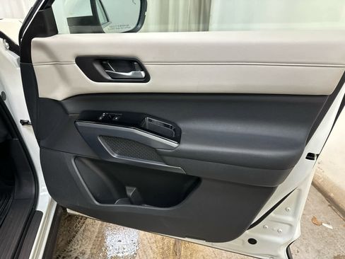 Certified 2024 Nissan Pathfinder SL w/ SL Premium Package image 24