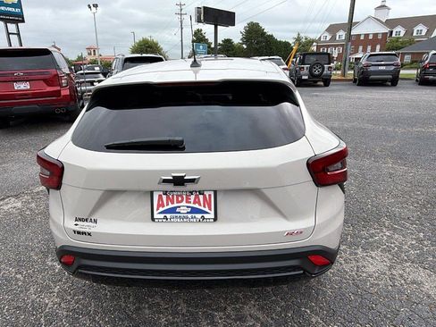 New 2026 Chevrolet Trax RS FWD image 9