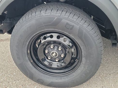 Used 2023 Ford Bronco Black Diamond image 9