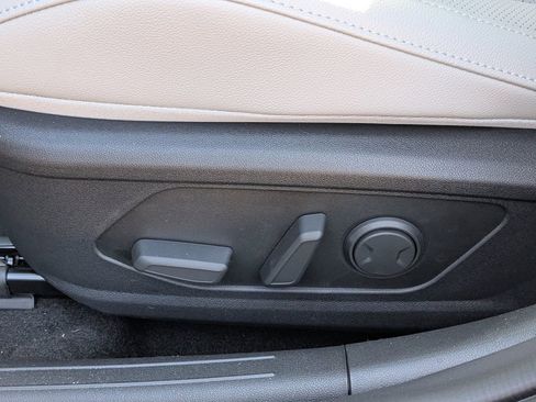 New 2026 Hyundai Elantra Limited FWD image 19