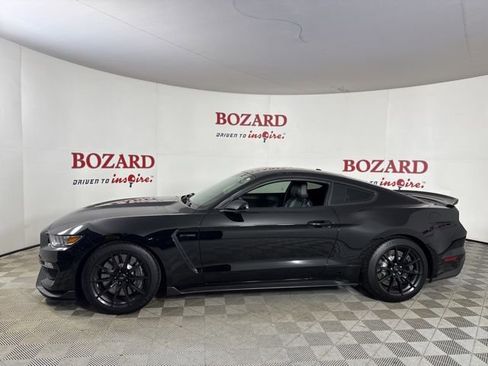 Used 2018 Ford Mustang Shelby GT350 w/ Convenience Package image 5