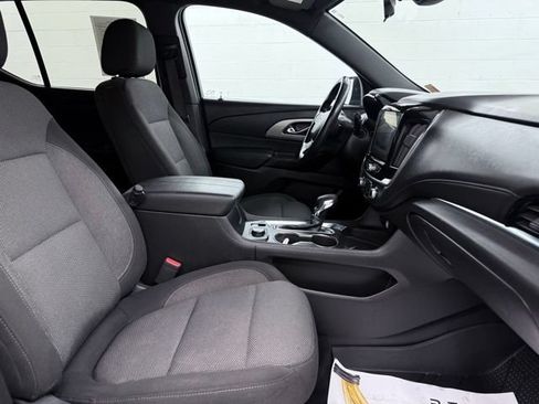 Used 2022 Chevrolet Traverse LT FWD image 20