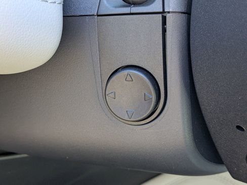 Certified 2025 Ford Explorer Platinum w/ LUX Leather Package image 18