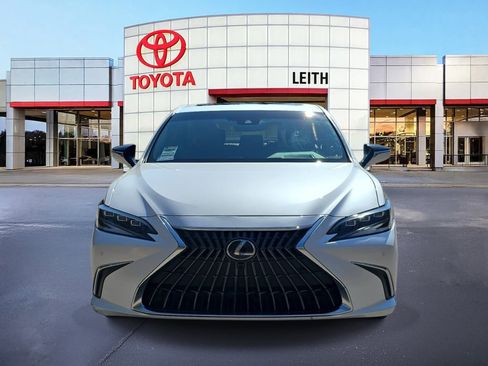 Used 2024 Lexus ES 300h Ultra Luxury image 2