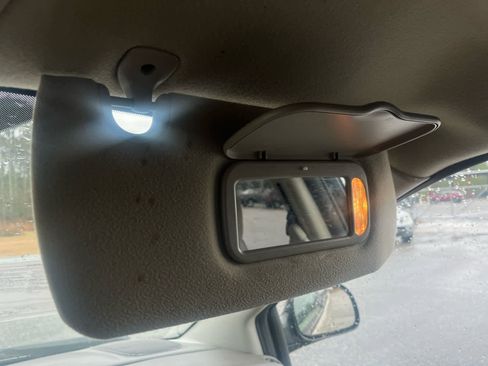 Used 2007 Chrysler Town & Country w/ Popular Equipment Group I image 22