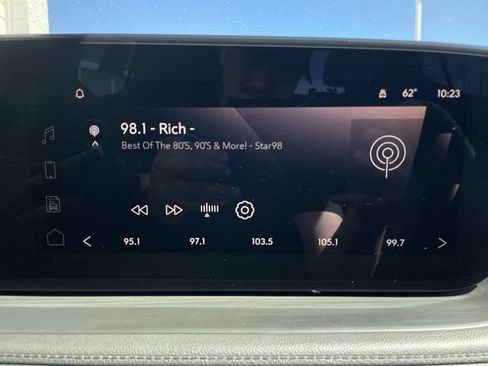 Used 2025 Buick Encore GX Preferred AWD/4WD image 16