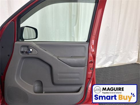 Used 2017 Nissan Frontier SV w/ SV Value Truck Package image 16