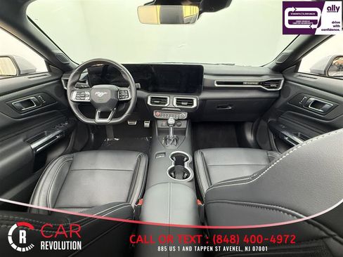 Used 2025 Ford Mustang Premium RWD image 15