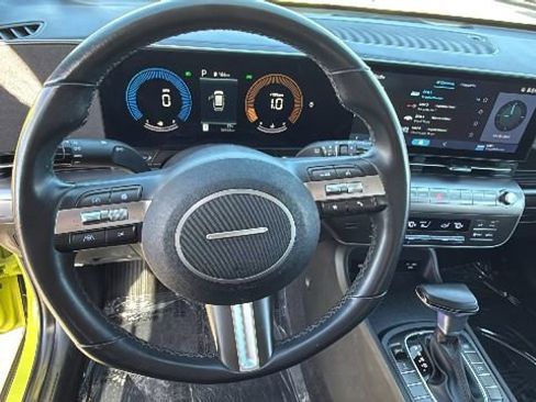 Used 2025 Hyundai Kona SEL image 18