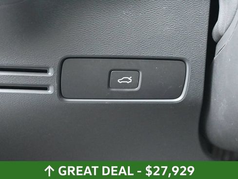 Used 2025 Volvo XC40 B5 Core AWD/4WD image 20