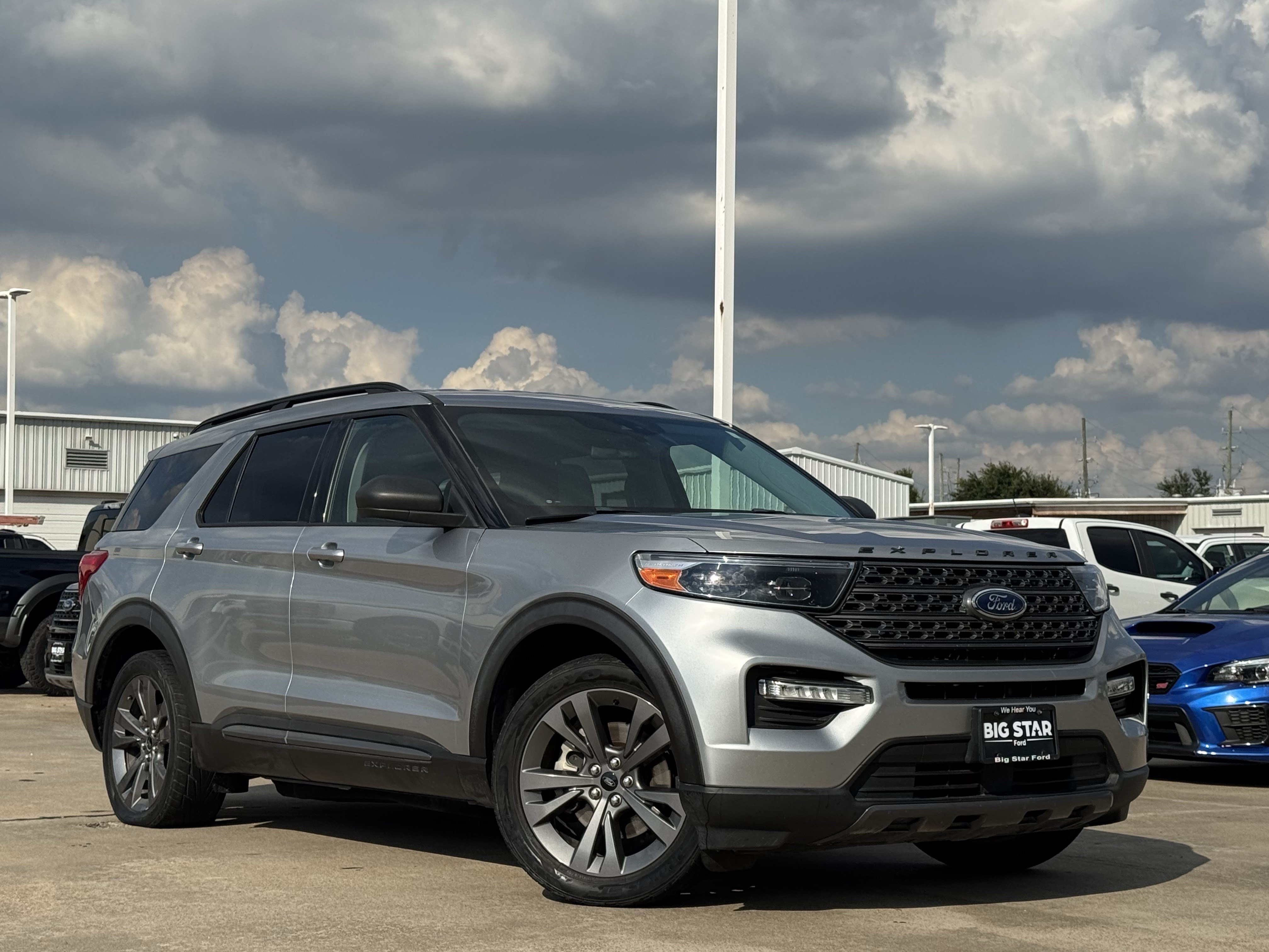 Used 2021 Ford Explorer XLT w/ Equipment Group 202A RWD image 2