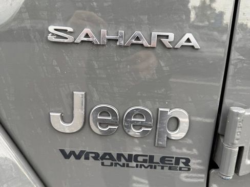 Used 2021 Jeep Wrangler Unlimited Sahara w/ Safety Group AWD/4WD image 23
