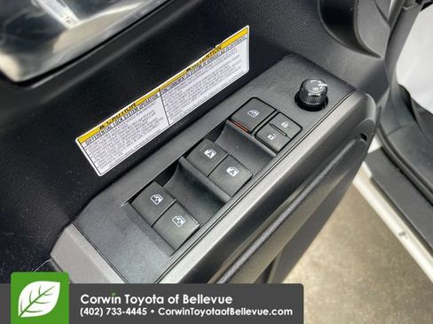 Used 2020 Toyota Tacoma TRD Off-Road w/ Blackout Package AWD/4WD image 19