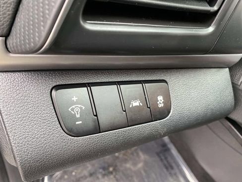 Used 2020 Hyundai Elantra SE w/ Cargo Package (C1) image 32