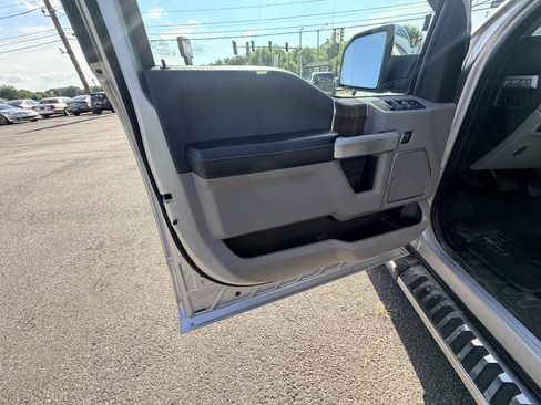 Used 2015 Ford F150 Lariat w/ Equipment Group 502A Luxury AWD/4WD image 38
