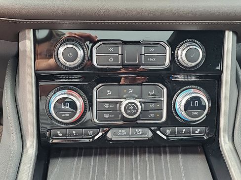 Used 2023 GMC Yukon Denali image 24