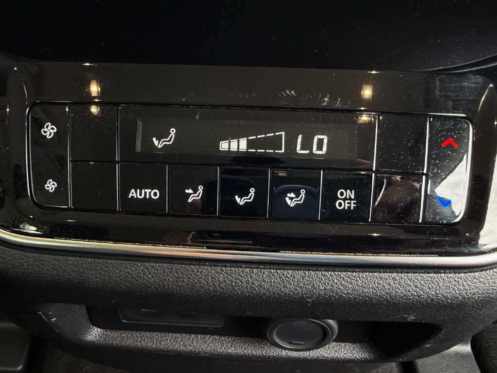 Used 2025 Nissan Armada SV AWD/4WD image 19