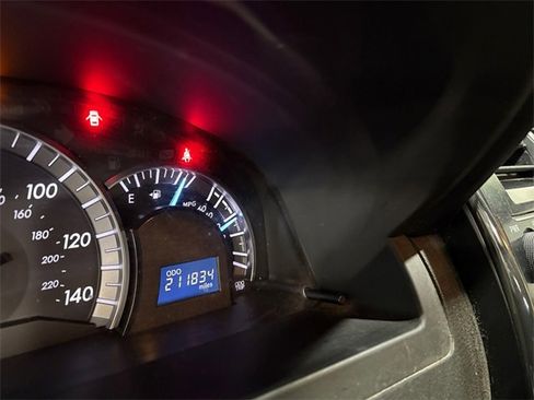 Used 2012 Toyota Camry SE image 13