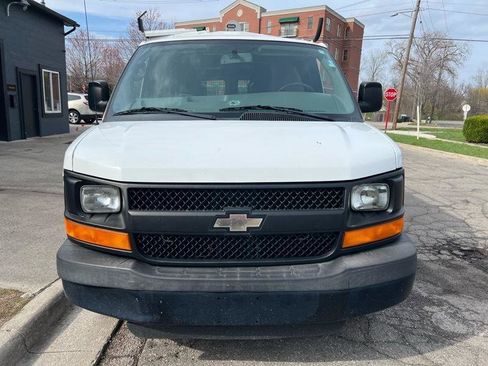 Used 2013 Chevrolet Express 2500 image 3
