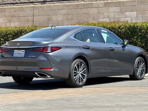 Certified 2025 Lexus ES 350 w/ Premium Package FWD image 4