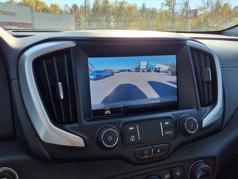 Used 2023 GMC Terrain SLT image 22