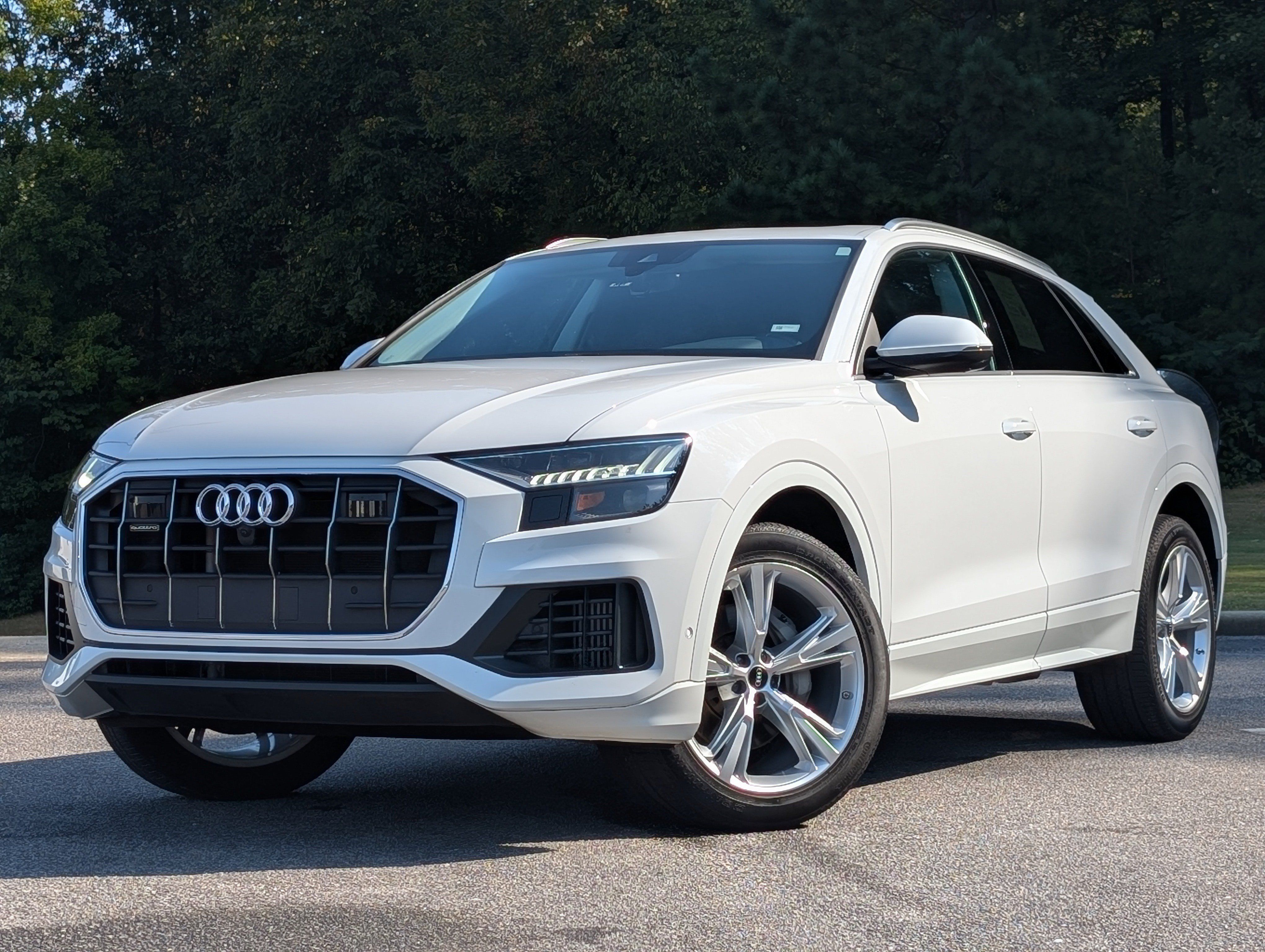 Used 2023 Audi Q8 Premium w/ Convenience Package AWD/4WD image 4
