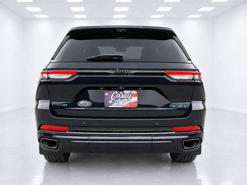 Used 2023 Jeep Grand Cherokee 30th Anniversary AWD/4WD image 16