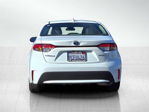 Used 2022 Toyota Corolla LE image 5