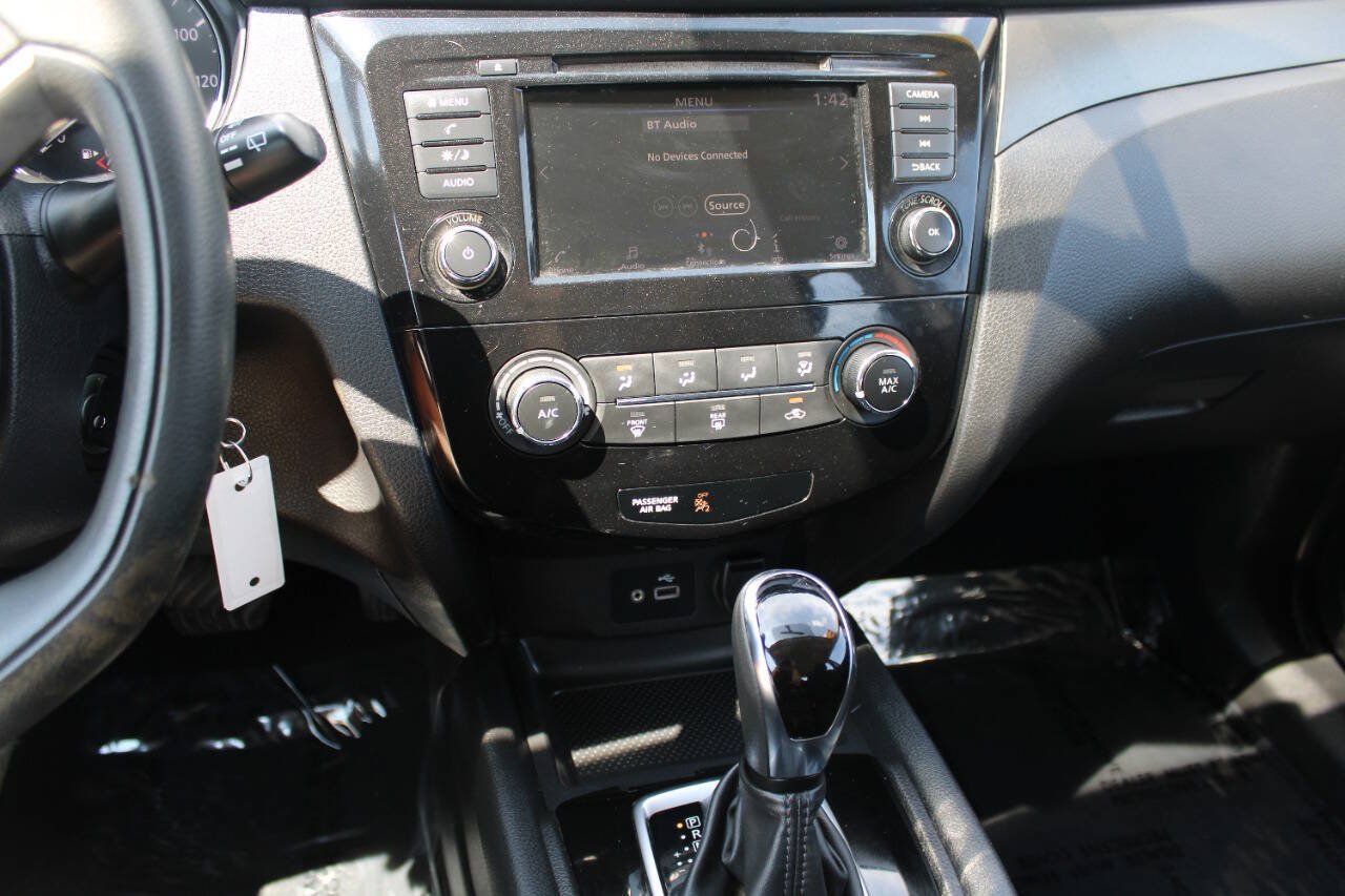 Used 2019 Nissan Rogue Sport S FWD image 13