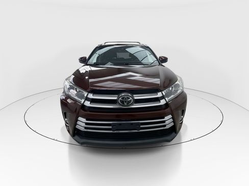 Used 2019 Toyota Highlander Limited AWD/4WD image 3
