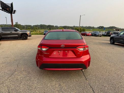 Used 2021 Toyota Corolla LE FWD image 15